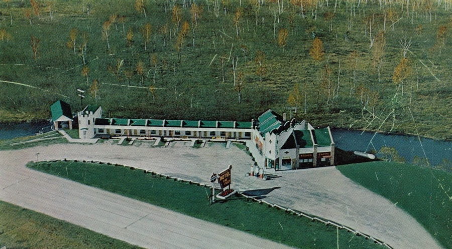 Castle One Stop Motel - Vintage Postcard
